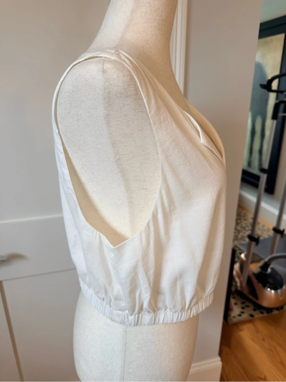 Reformation White Label Detail Cropped Blouse - Picture 5 of 12